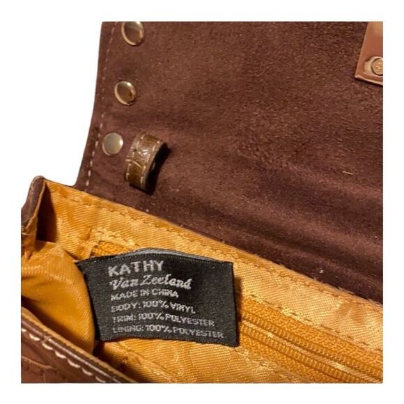 Kathy Van Zeeland Croc Embossed Convertible Shoulder Bag Wristlet - Picture 7 of 7